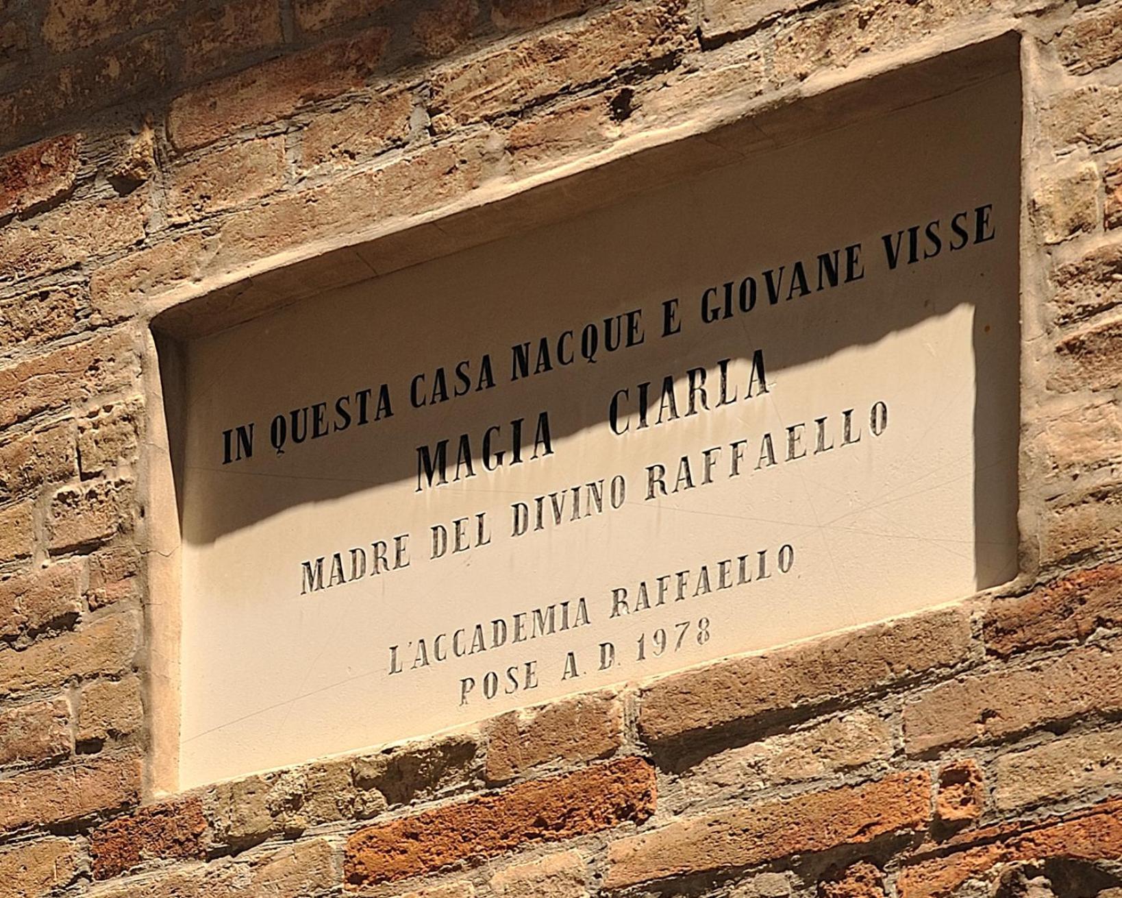 אורבינו Albergo Hotel Raffaello מראה חיצוני תמונה