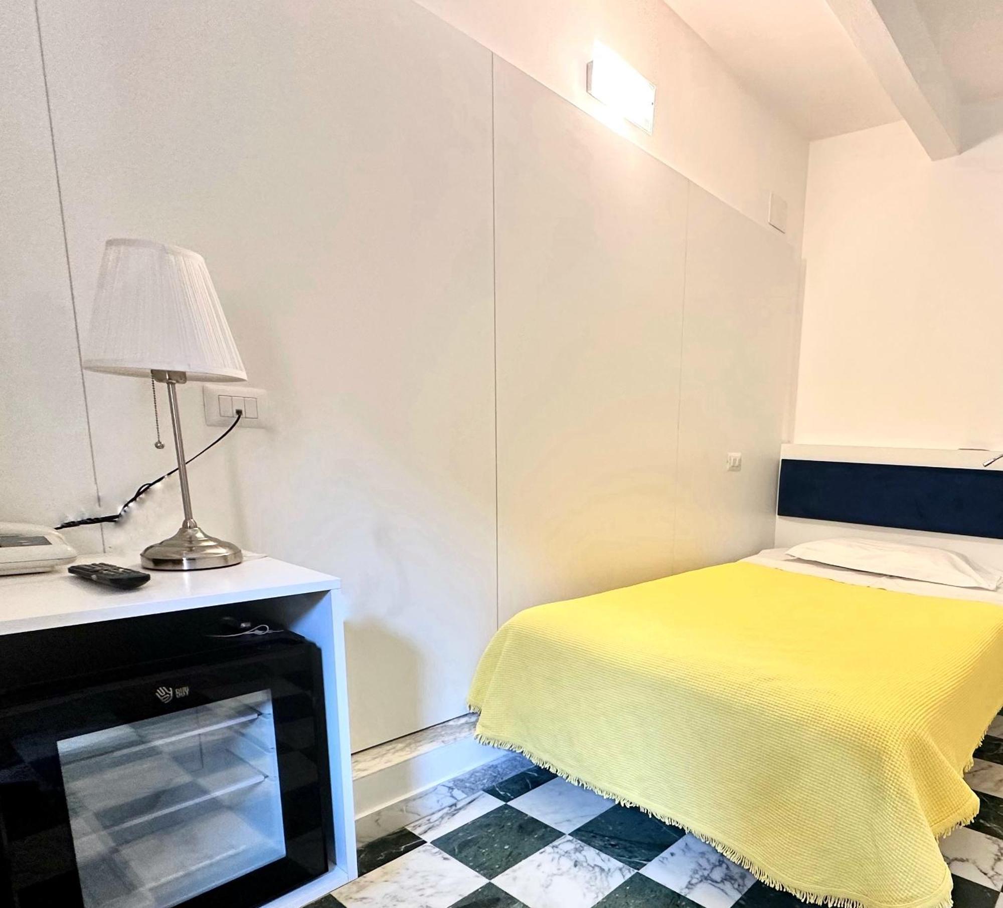 אורבינו Albergo Hotel Raffaello מראה חיצוני תמונה