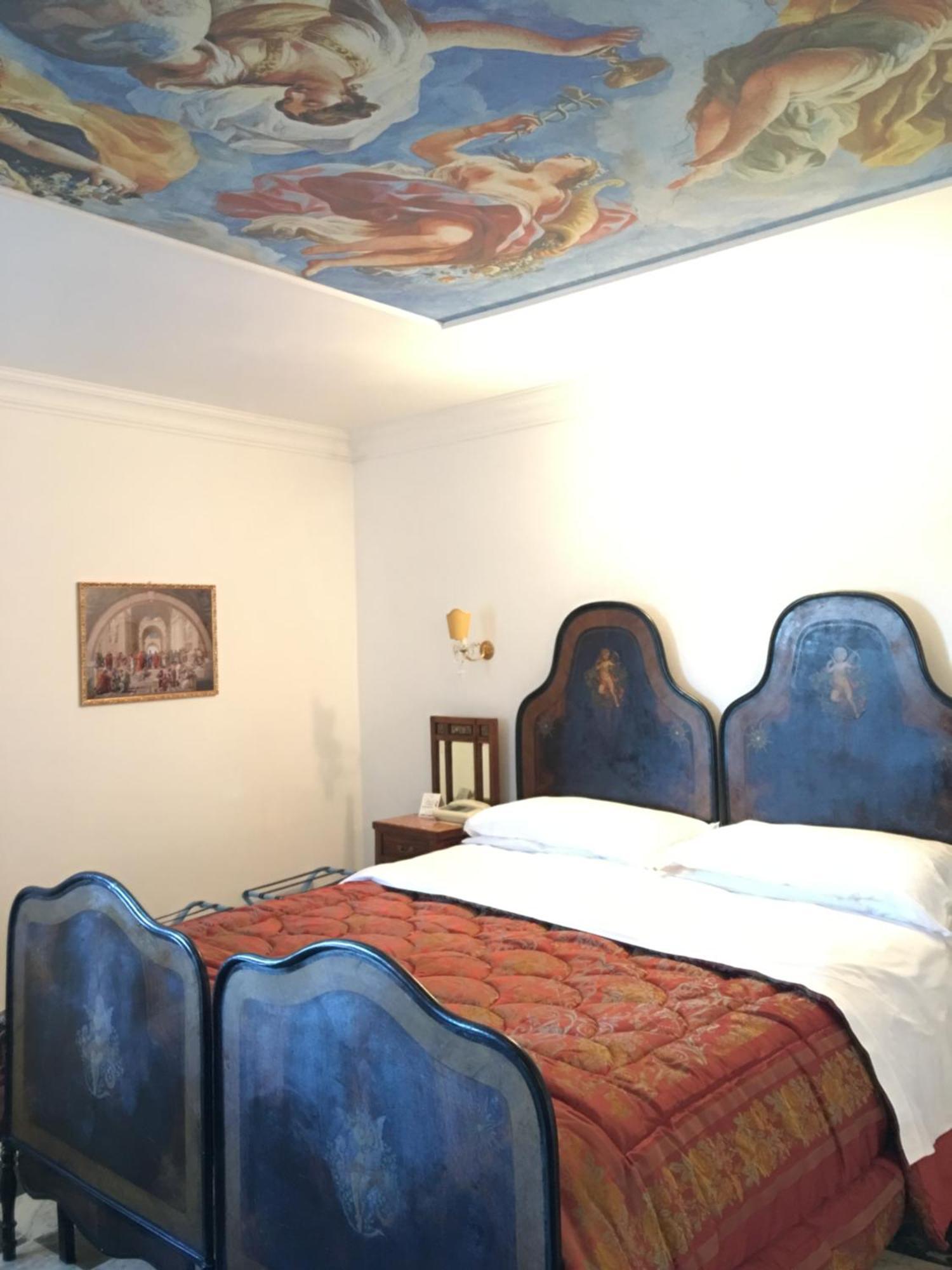 אורבינו Albergo Hotel Raffaello מראה חיצוני תמונה