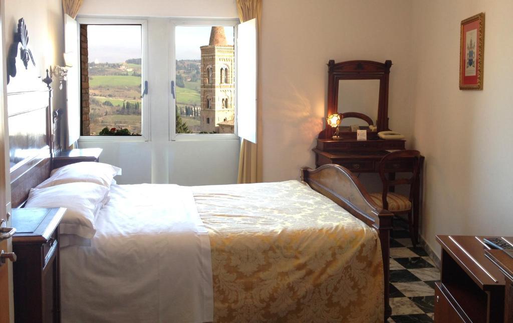 אורבינו Albergo Hotel Raffaello חדר תמונה