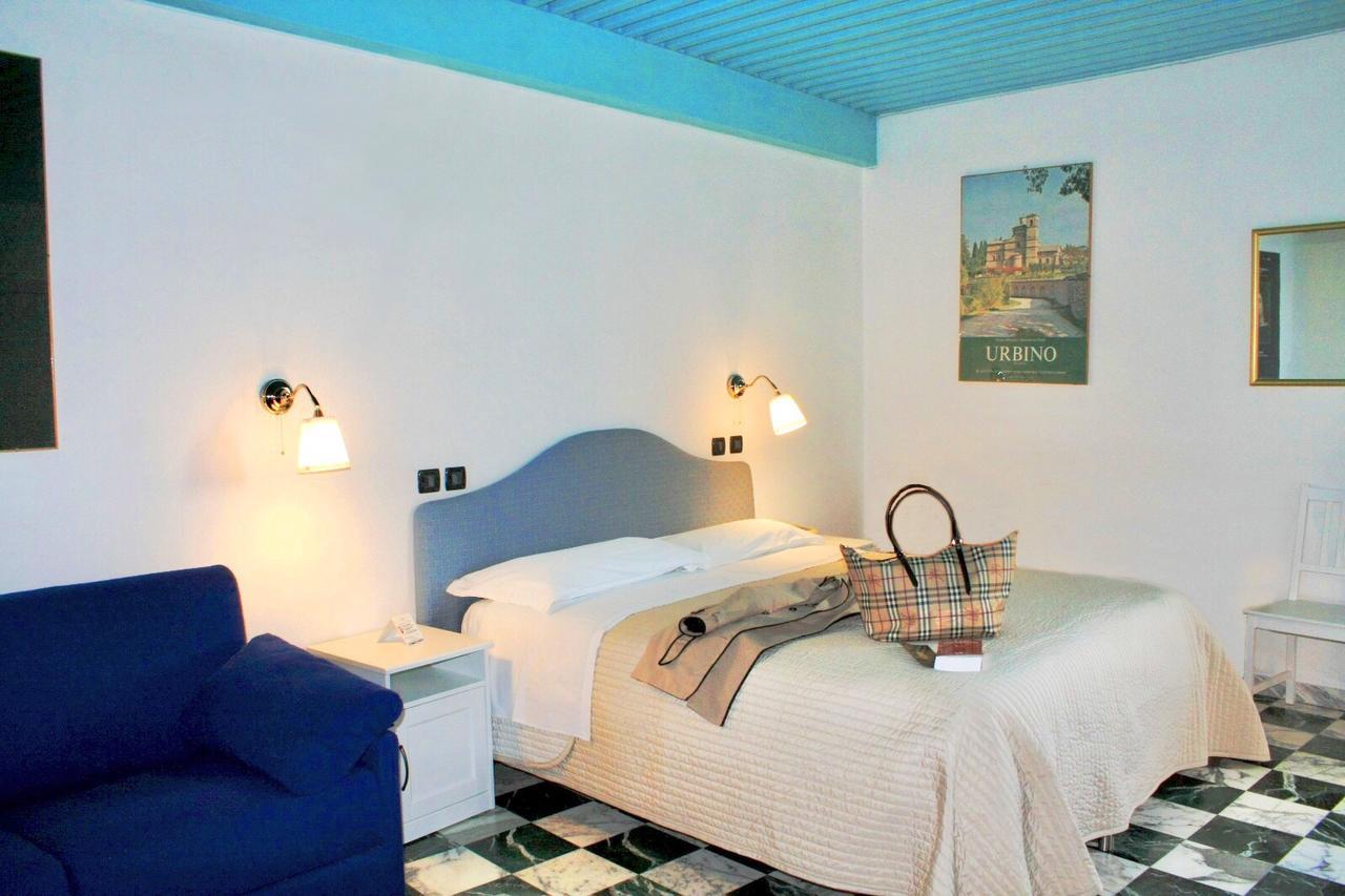 אורבינו Albergo Hotel Raffaello מראה חיצוני תמונה